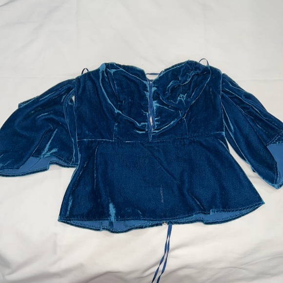 Blue Express tops. Off shoulder sleeves. Great condition, worn once. - Picture 1 of 3